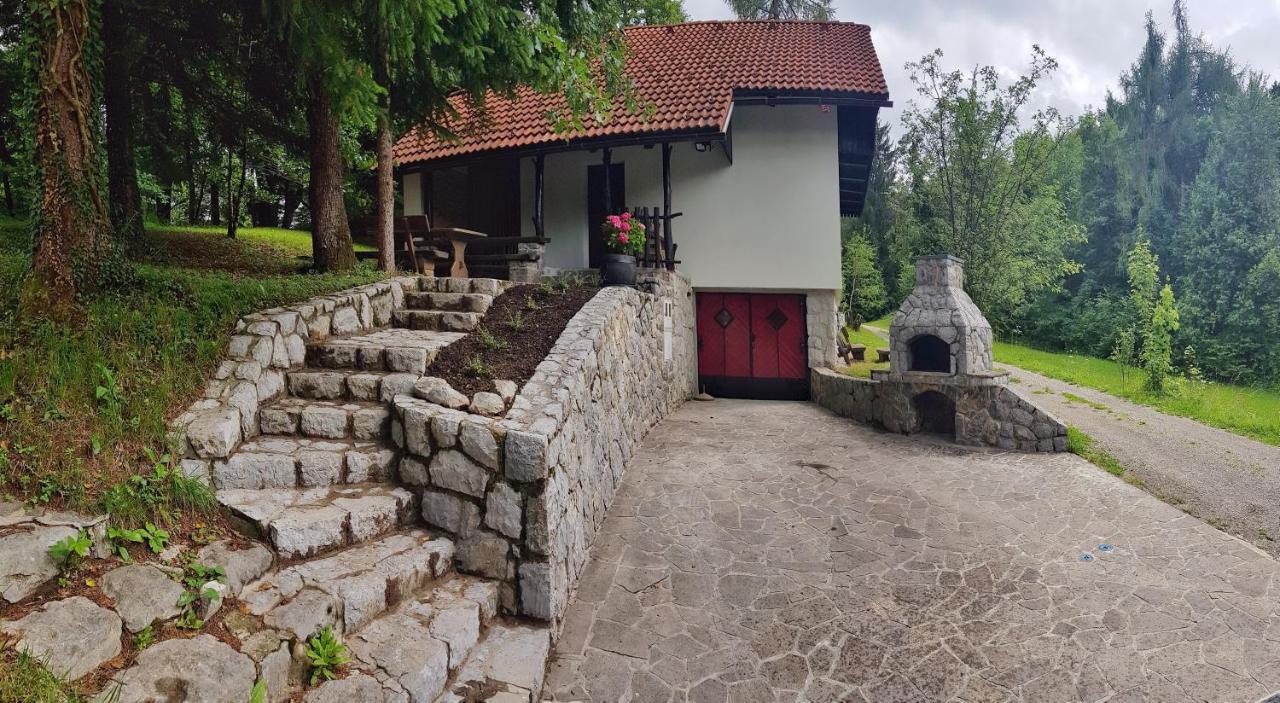 Villa Forest House à Vrhnika Extérieur photo