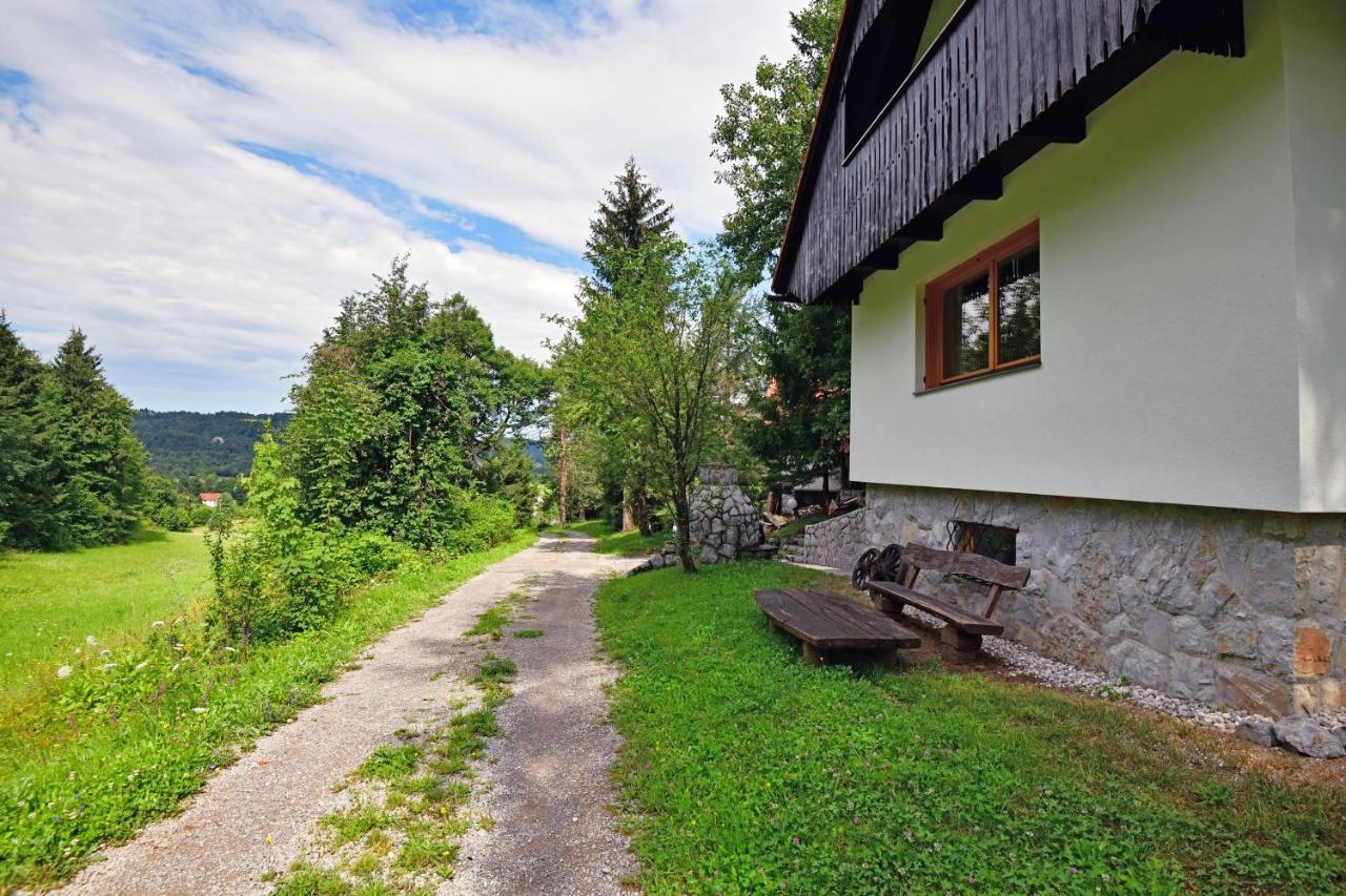 Villa Forest House à Vrhnika Extérieur photo